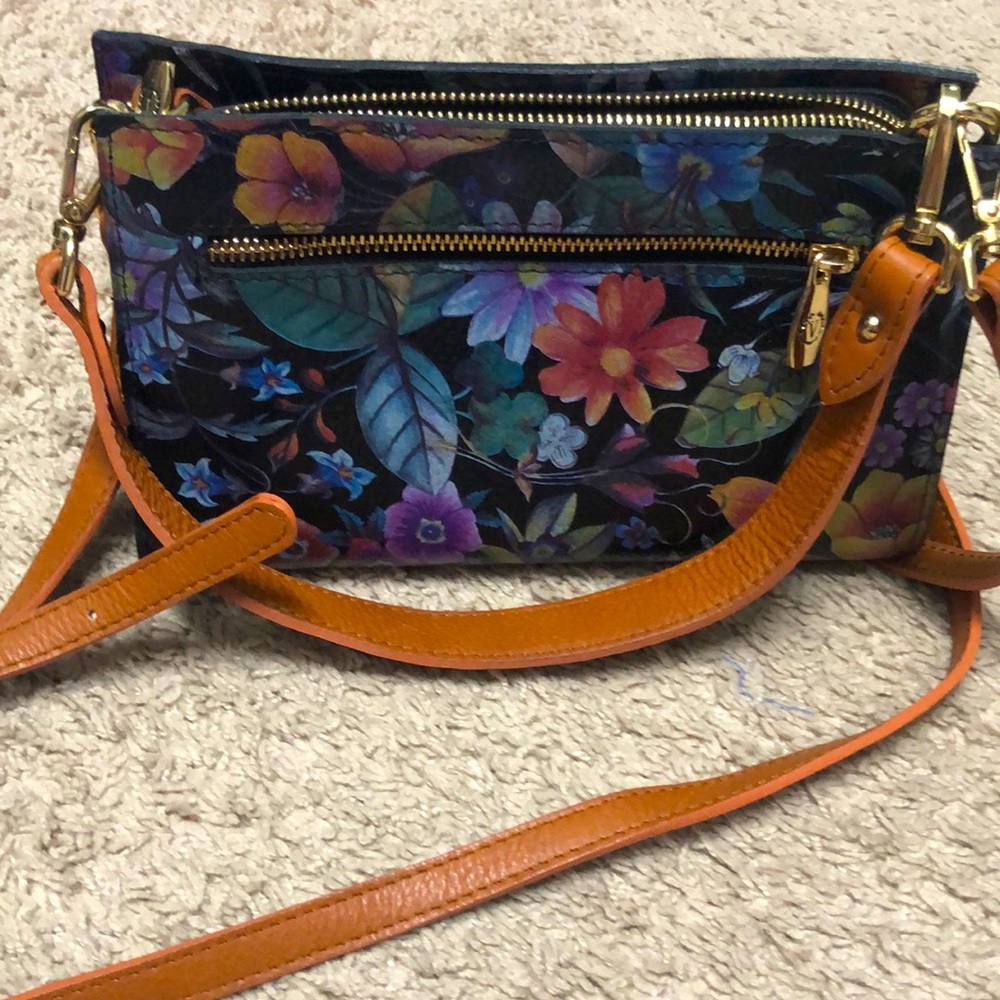 Italian leather Valentina bag!!! New!!